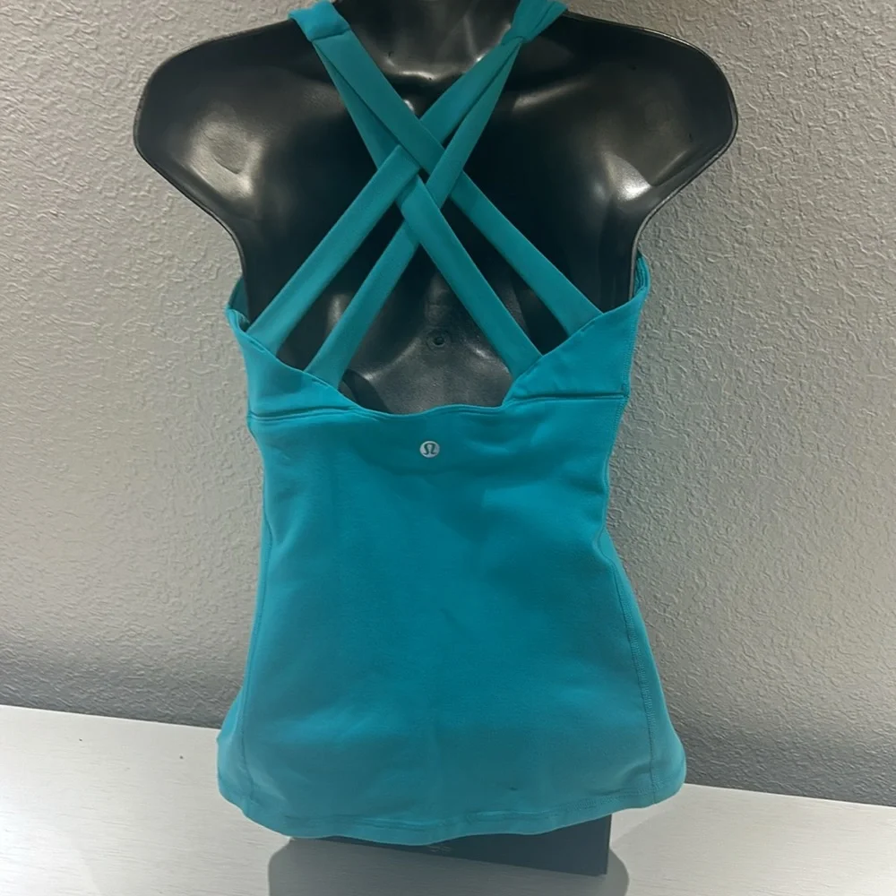 Lululemon " Enhearten " tank top in peacock blue size 6 - Picture 3 of 6